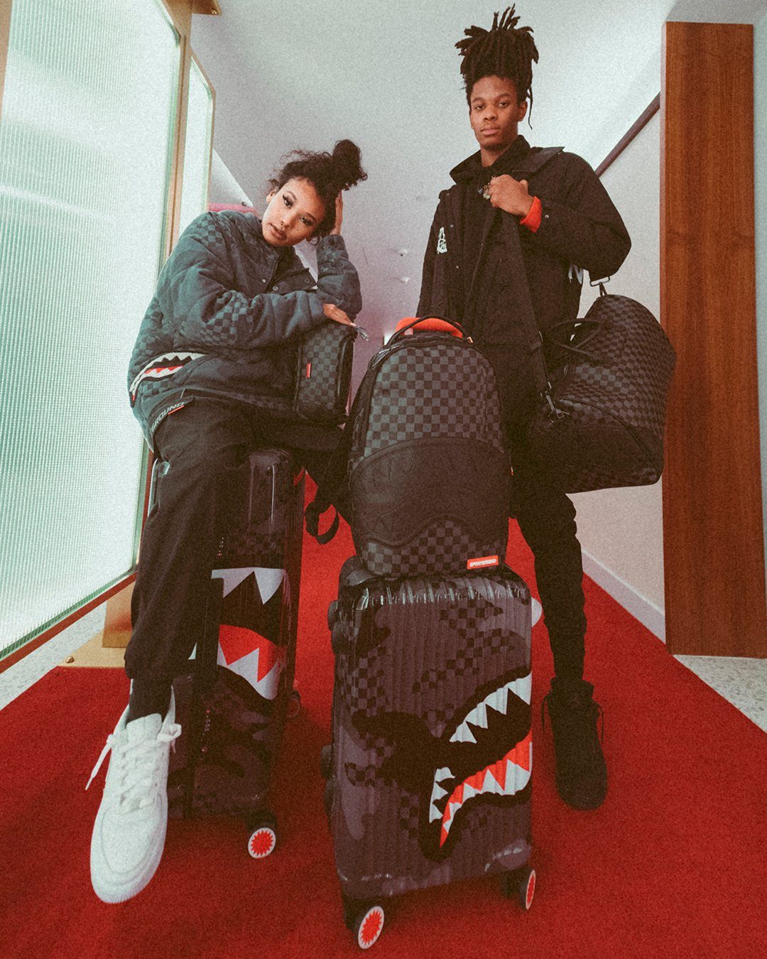 3AM SHARKNAUTICS 29.5ƒ?� FULL-SIZE LUGGAGE