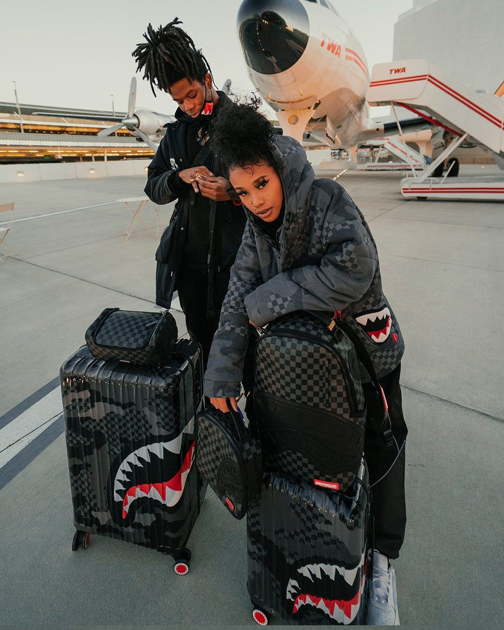 3AM SHARKNAUTICS 22ƒ?� CARRY-ON LUGGAGE