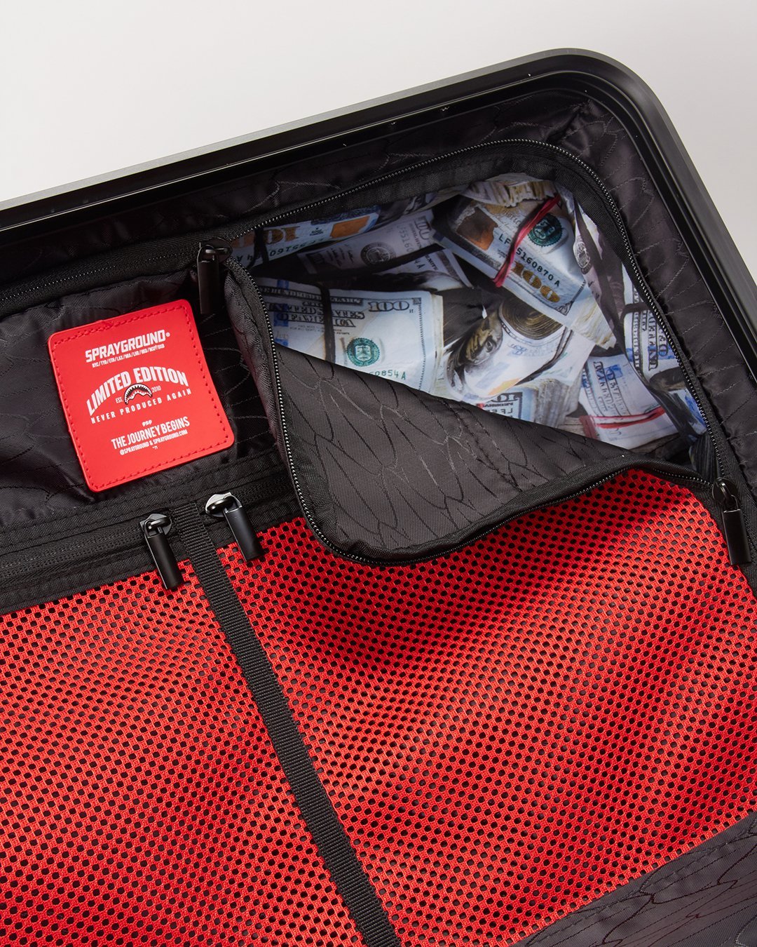 3AM SHARKNAUTICS 22ƒ?� CARRY-ON LUGGAGE