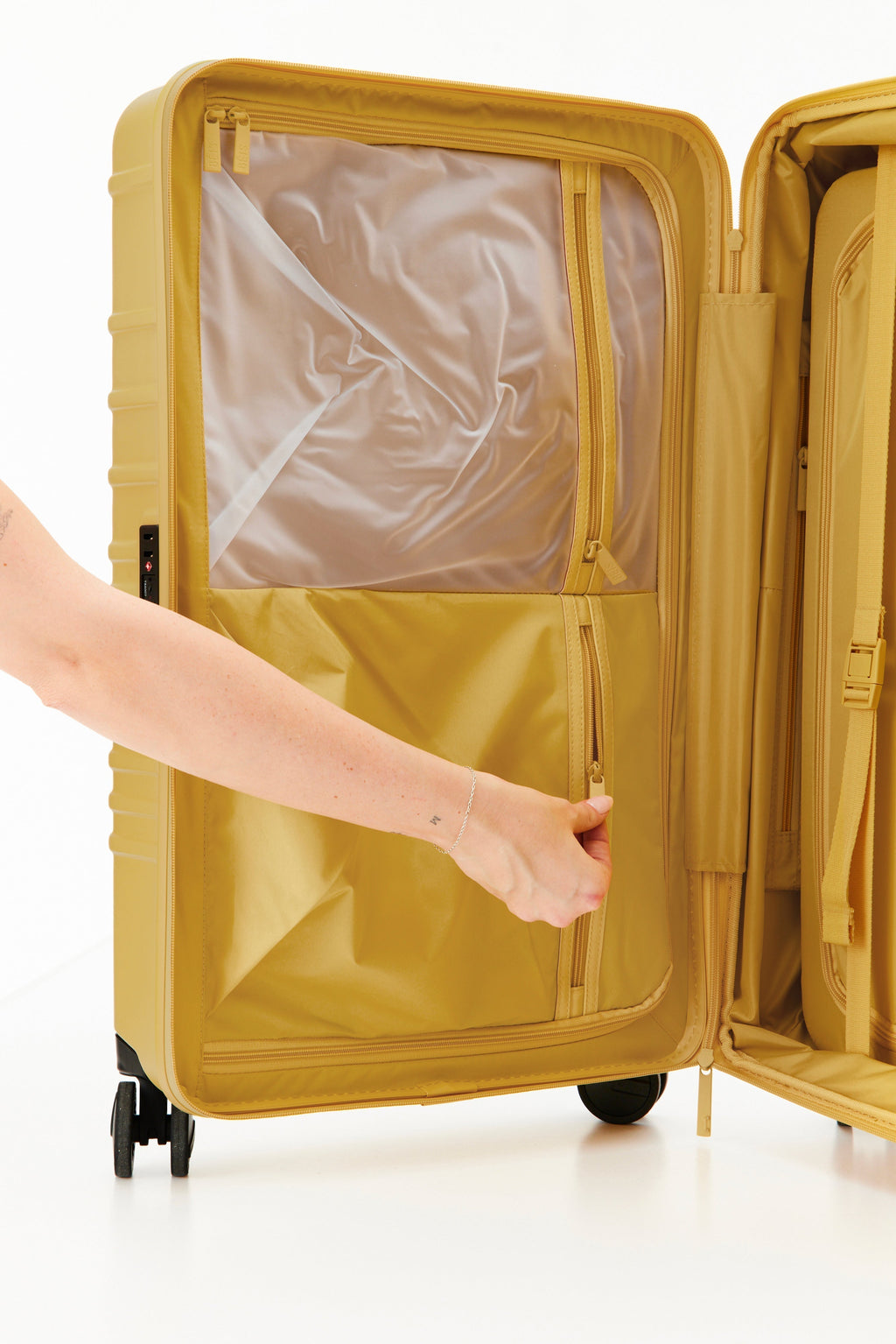 Resale The Carry-On Roller in Honey