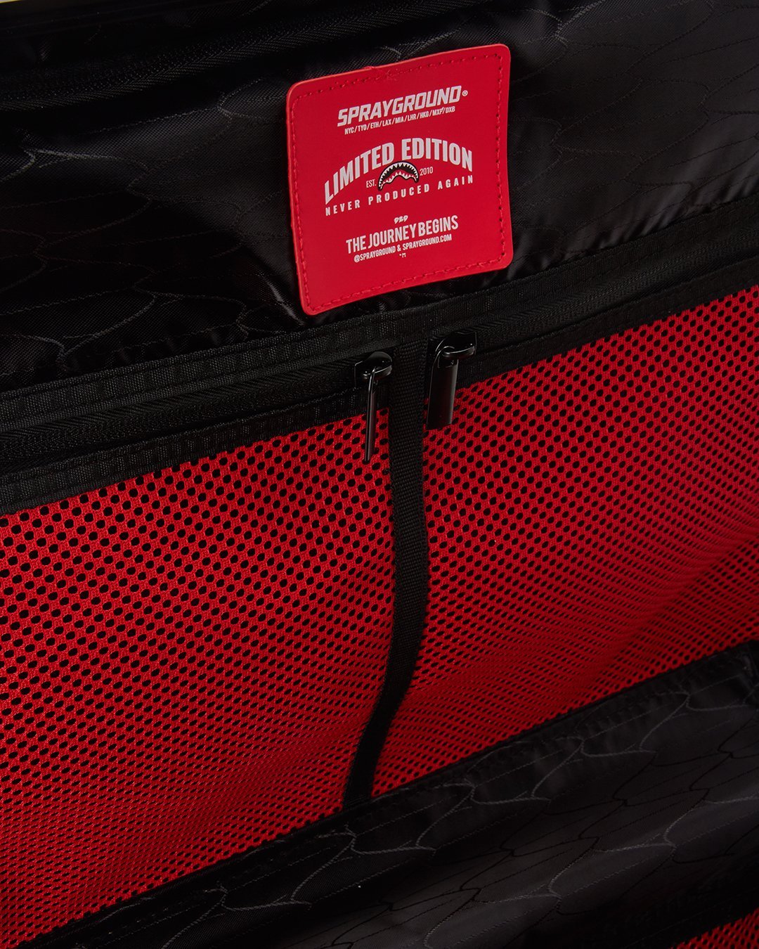 SHARKFLOWER 21.5ƒ?� CARRY-ON SHARKNAUTICS LUGGAGE